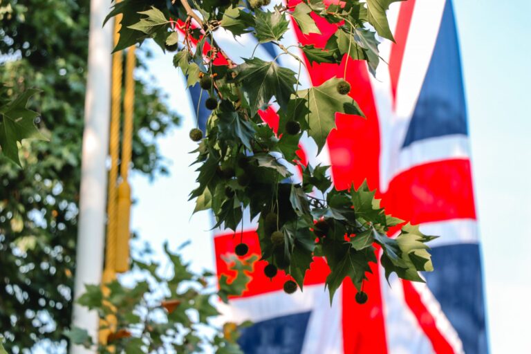 UK Lifts Ban on Crypto ETNs as Market Matures