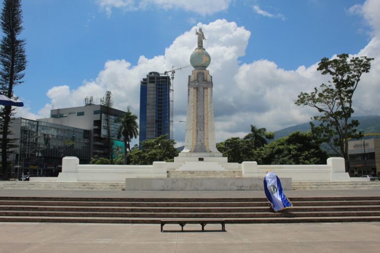 Bitfinex Securities Begins Operations in El Salvador, Plans US Growth