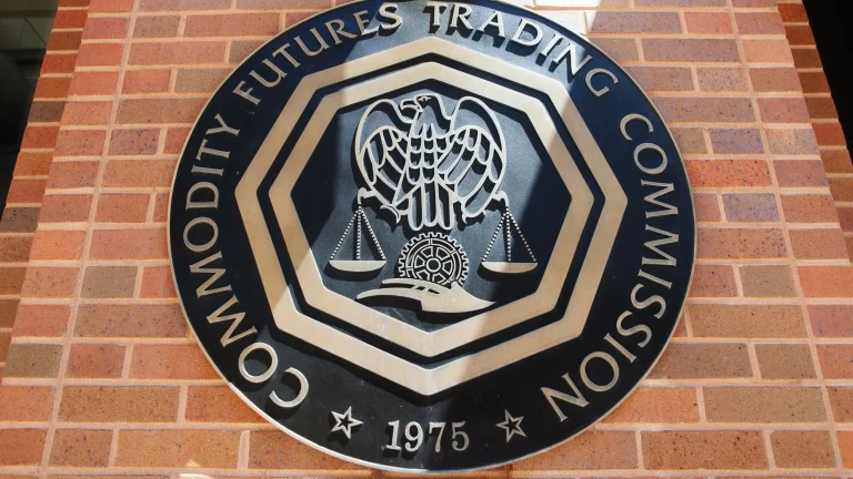 CFTC Staff Suspended After Market Warnings