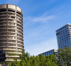 BIS Warns AI Spending Boom Could Hit Markets