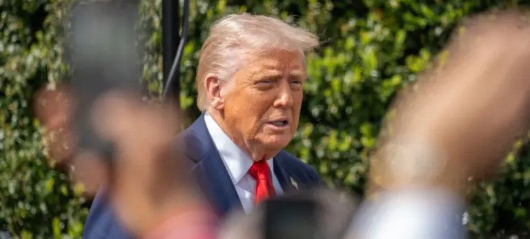 Trump Agrees to Ethics Provision Ahead of Crypto Bill Vote