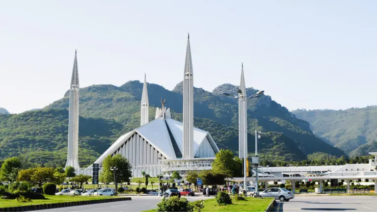 Pakistan Crypto Chief Seeks Shariah Dialogue